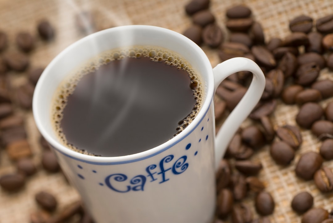 Café caliente de grano.